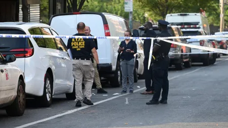 Tiroteio mortal em clube de Brooklyn deixa três mortos e oito feridos