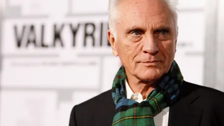 Falece o icónico Terence Stamp, eterno General Zod, aos 87 anos