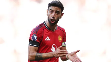 Bruno Fernandes critica arbitragem após derrota do Manchester United com o Arsenal