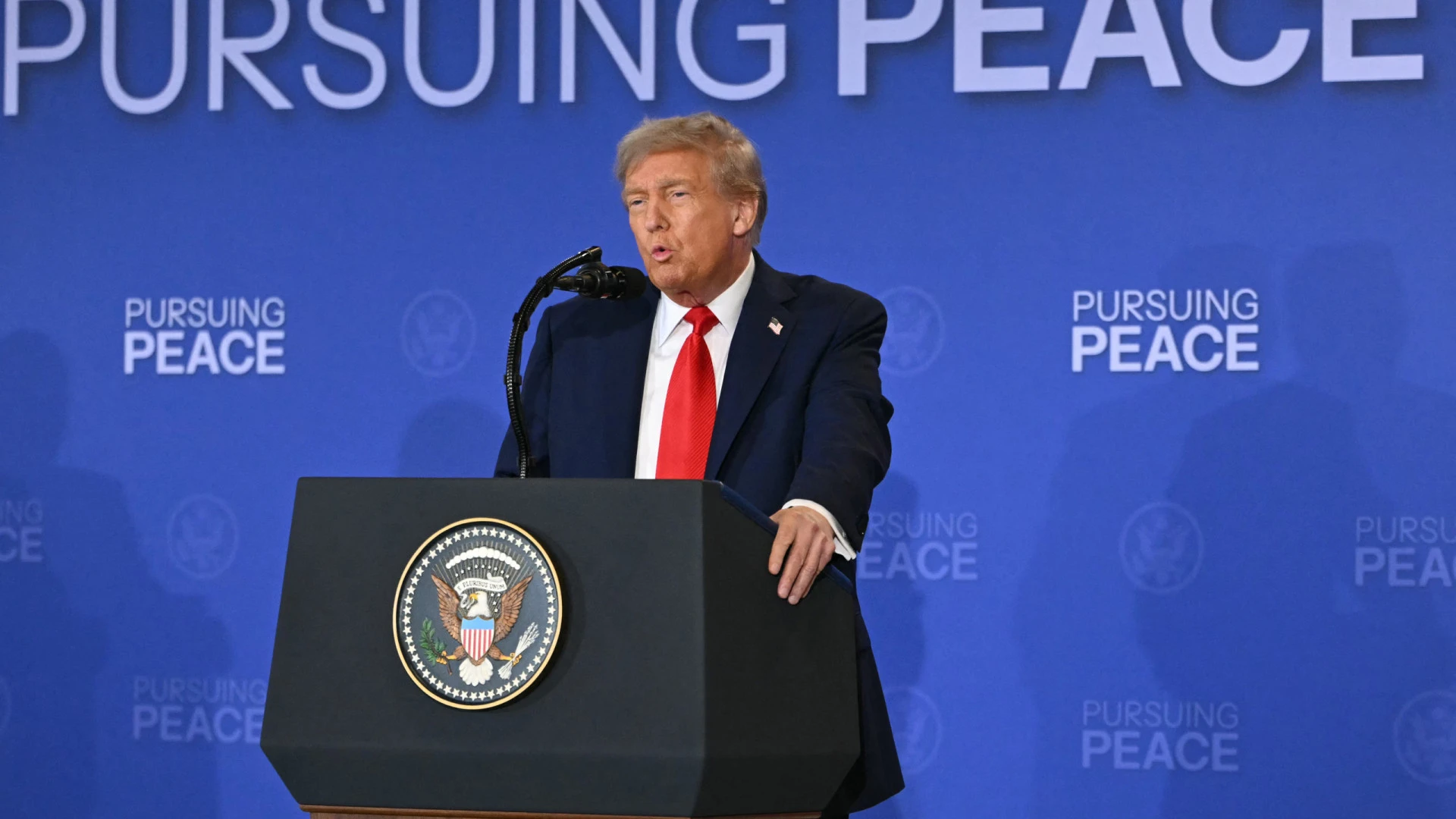 Trump propõe eliminar o voto por correspondência e máquinas de votação