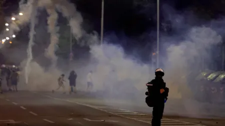 Apelo da Sérvia à Comunidade Internacional face à Violência de Manifestantes