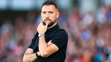 Farioli elogia a equipa após triunfo sólido e destaca Mora