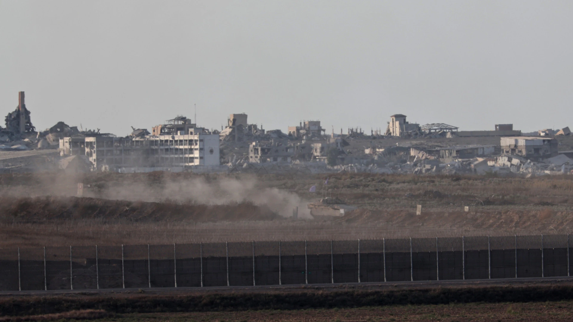 Forças israelitas já dominam acessos à Cidade de Gaza
