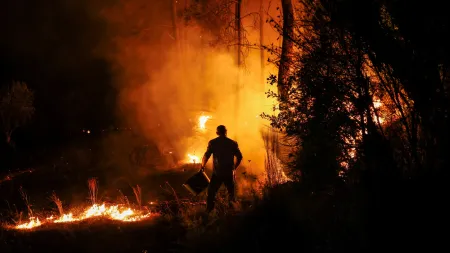 Incêndios em Portugal: Mais uma vítima e críticas à resposta das autoridades