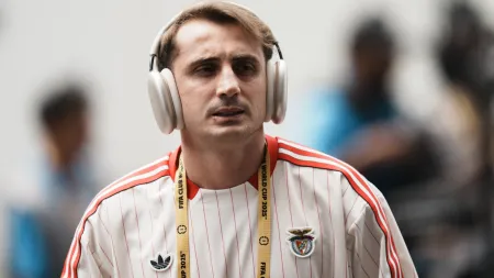 Mercado de transferências: Acompanhe novidades e negociações em tempo real