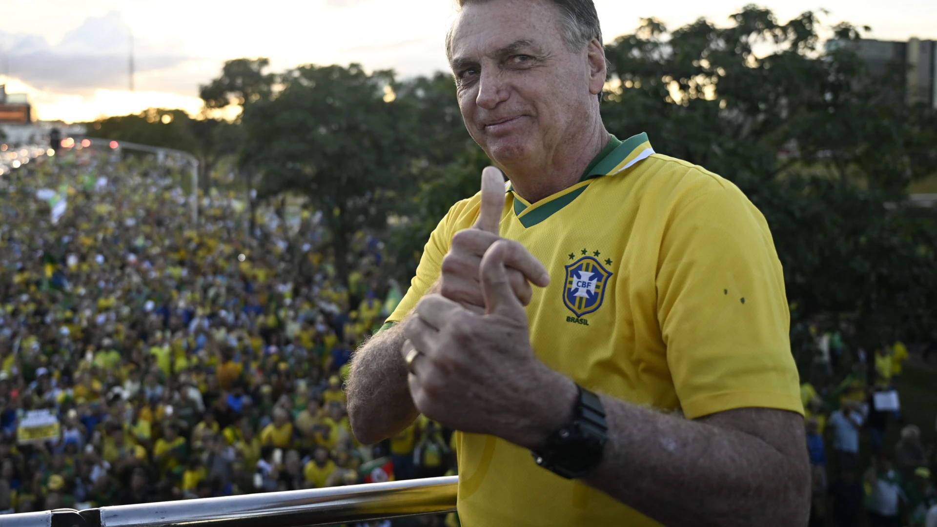 Bolsonaro sob investigação por tentativa de evasão do Brasil