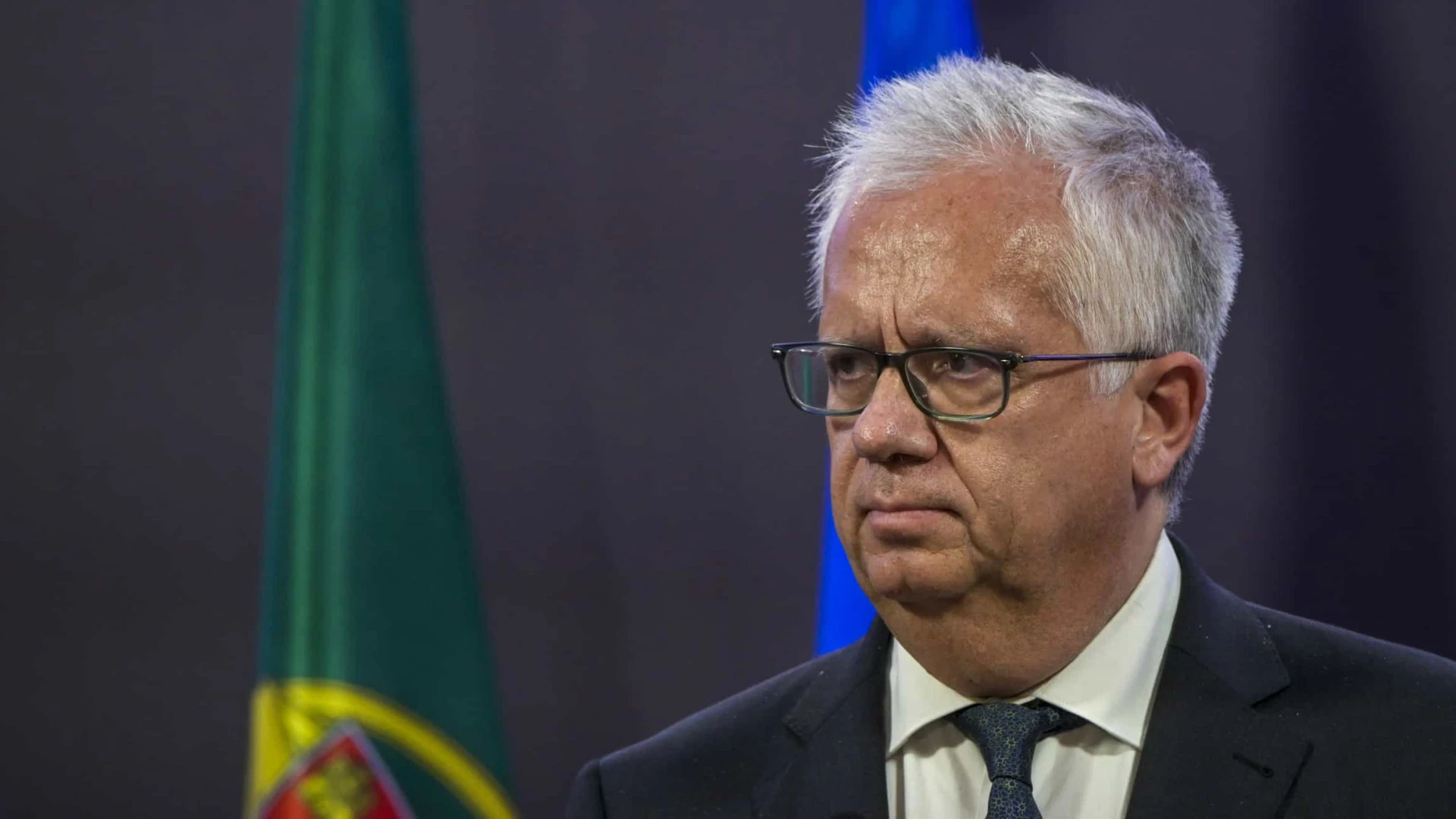 Críticas severas de Eduardo Cabrita à ministra da Administração Interna