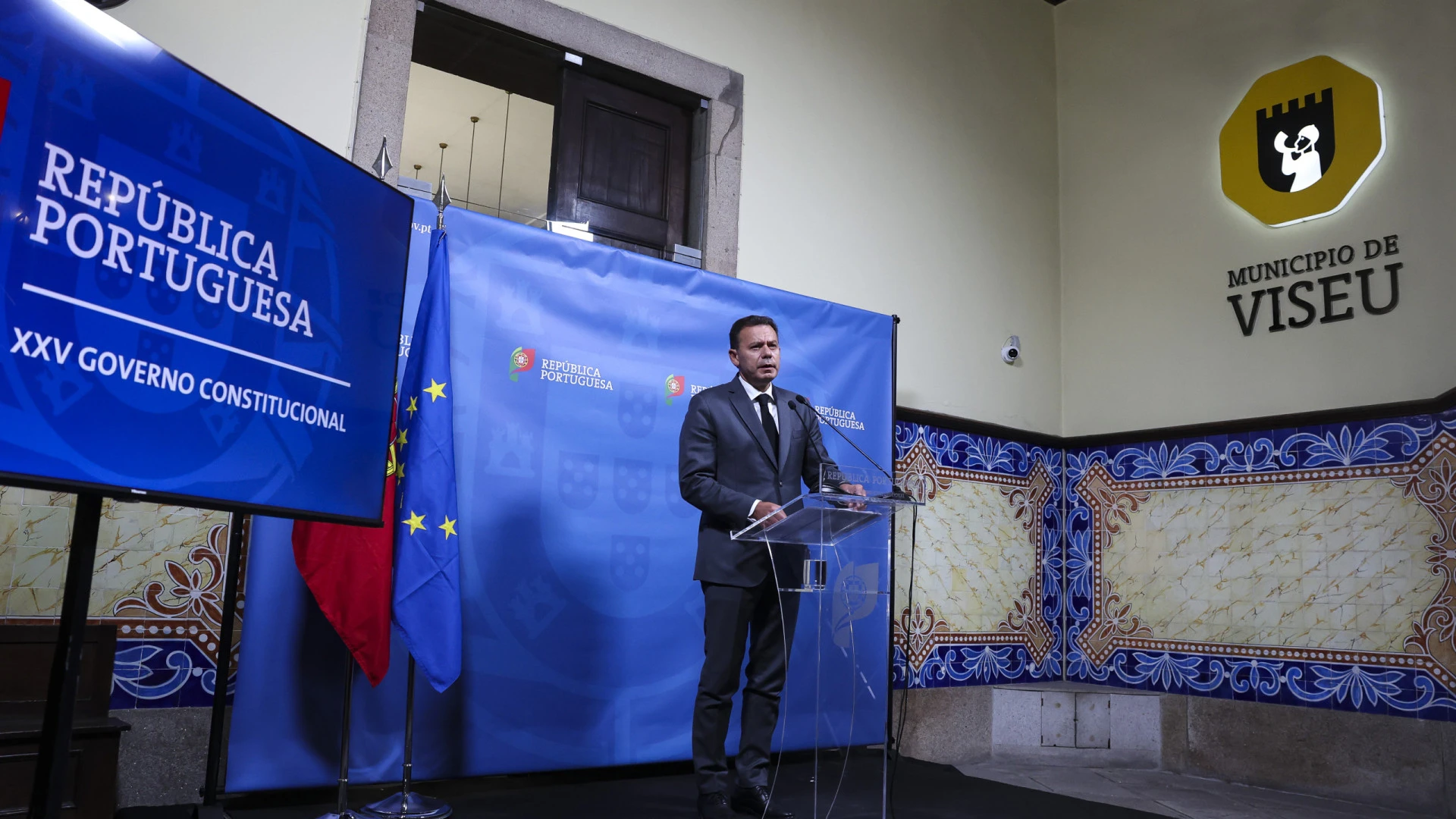 Montenegro reconhece falhas na perceção do acompanhamento aos incêndios