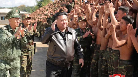 Kim Jong Un exalta bravura das suas tropas em apoio à Rússia