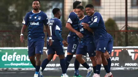 Santa Clara enfrenta Shamrock Rovers na luta por um lugar na Liga Conferência