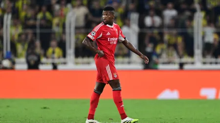 Benfica e Fenerbahçe empatam em jogo táctico sem golos