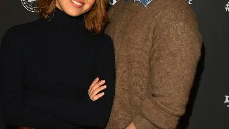 Aubrey Plaza partilha experiência de luto e desafios diários após a perda do marido