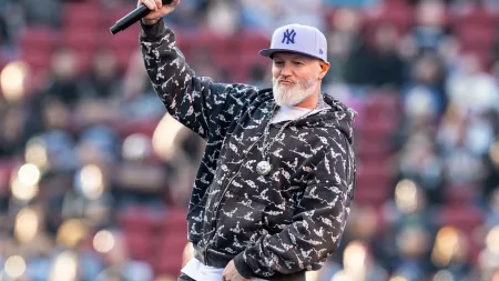 Fred Durst choca público ao derrubar drone durante concerto