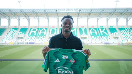 FC Porto confirma transferência de Romário Baró para o Radomiak
