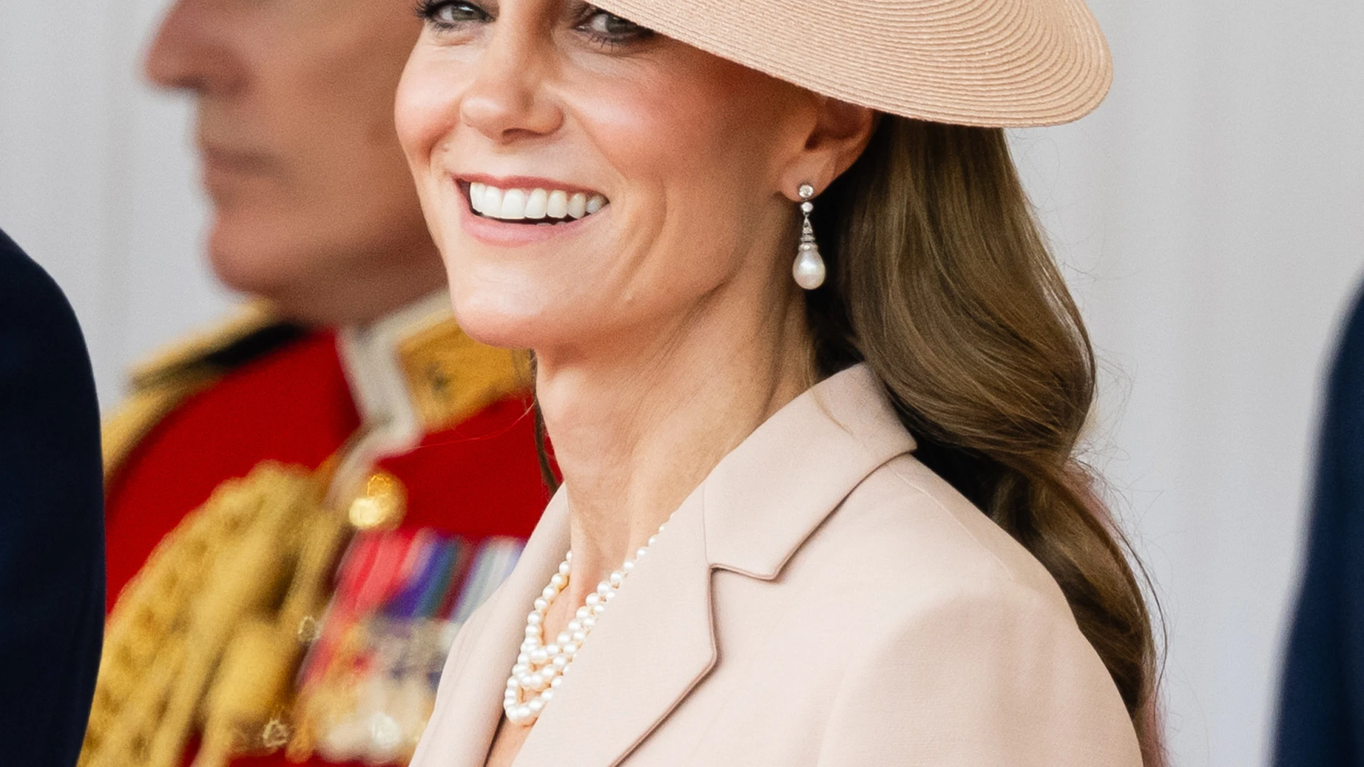 Kate Middleton envia mensagem à seleção feminina de rugby durante férias