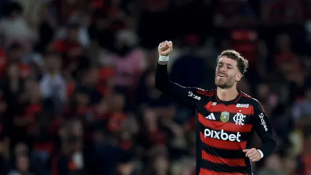 FC Porto mira Léo Pereira do Flamengo em meio a concorrência