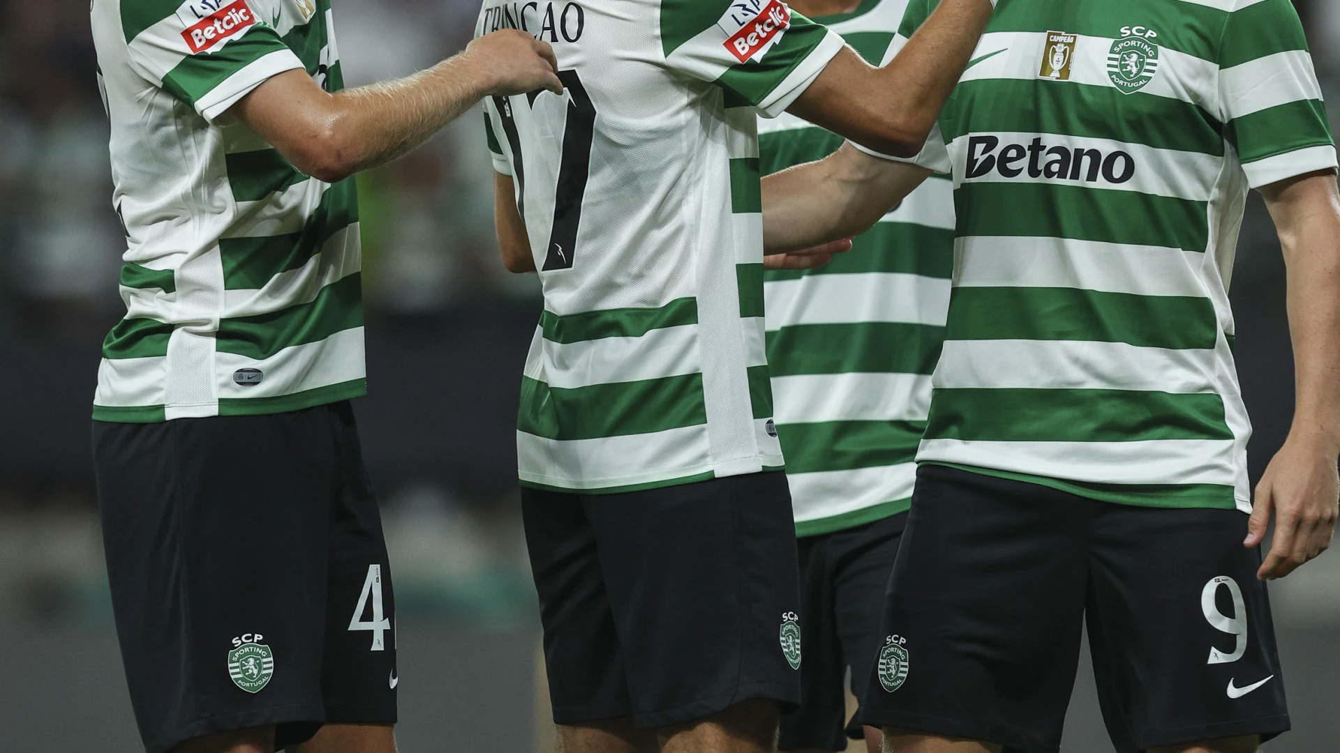 AC Milan reavalia transferência de Boniface e foca em Conrad Harder do Sporting