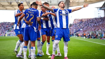 FC Porto domina Casa Pia antes do crucial Clássico