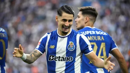 Borja Saínz expressa alegria no FC Porto: "É uma felicidade enorme estar aqui"