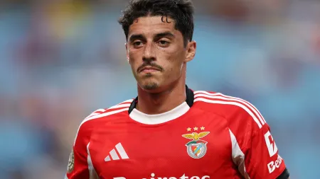 Tiago Gouveia a caminho do Nice em viagem para novos desafios