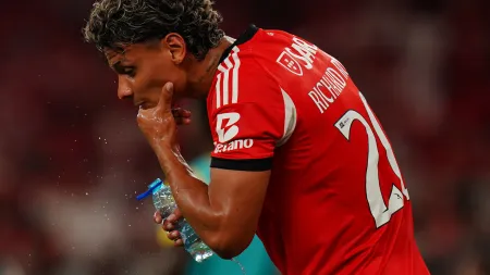 Richard Ríos responde às críticas com mensagem motivadora