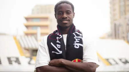 Eric Ayiah de saída: extremo do Felgueiras a caminho do Varzim