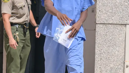 Lil Nas X libertado sob fiança após incidente preocupante