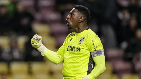 Bruno Varela transfere-se para o Al-Hazem, na Arábia Saudita