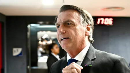 Reforço da vigilância a Bolsonaro devido a preocupações de evasão