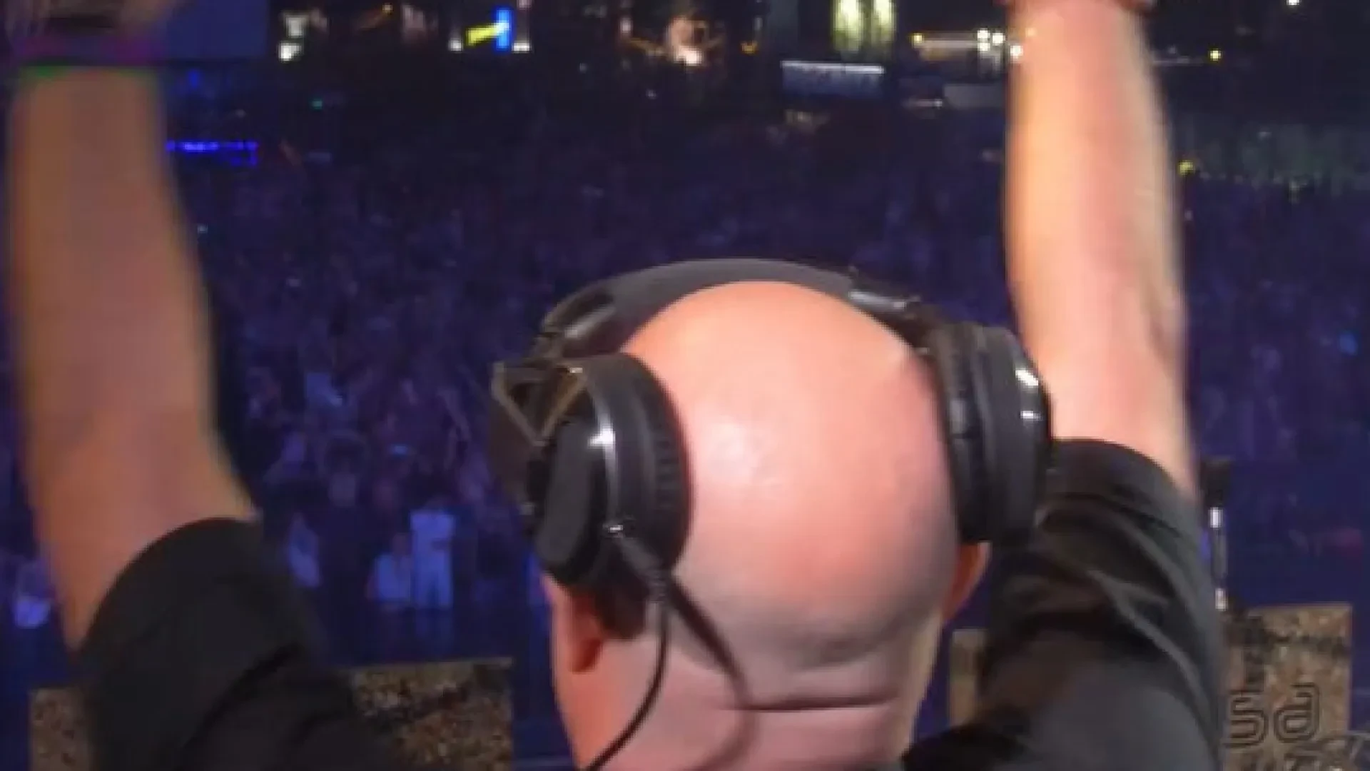 "Padre Guilherme faz sucesso no Medusa Festival com remix de Super Mario"
