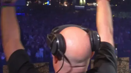 "Padre Guilherme faz sucesso no Medusa Festival com remix de Super Mario"