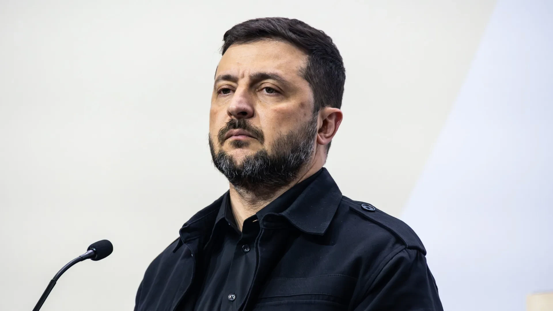 Zelensky demonstra otimismo sobre fim da guerra na Ucrânia após acordo no Médio Oriente