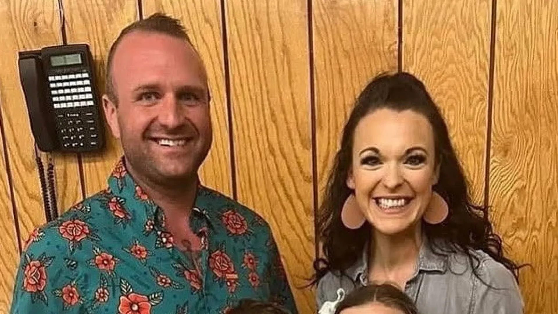 Tragédia num voo: acidente de helicóptero ceifa vidas na família de ex-senador dos EUA