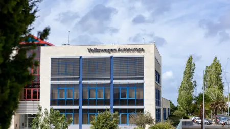 Produção da Autoeuropa assegurada por mais uma semana apesar da crise de semicondutores