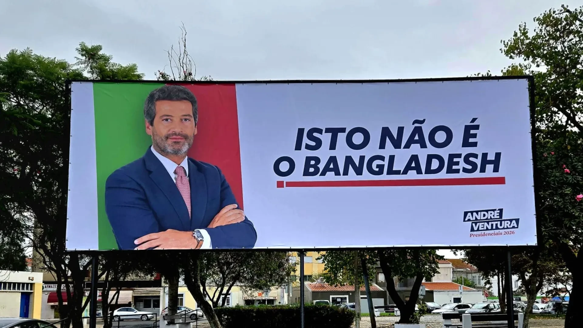 Queixas sobre cartazes de André Ventura enviadas ao Ministério Público