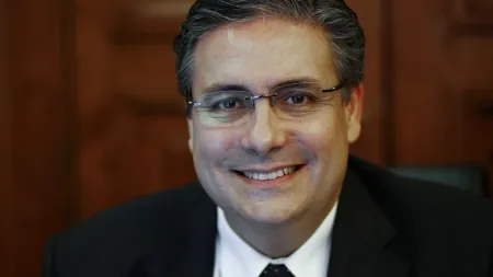 Debate no Clube dos Pensadores com Carlos Abreu Amorim em foco no OE2026