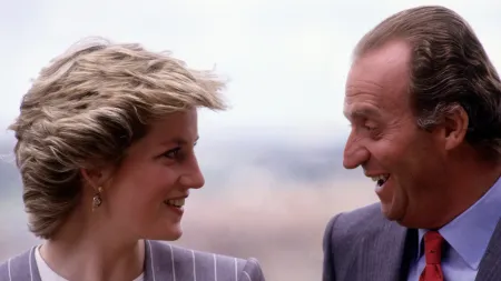 Juan Carlos nega hipótese de romance com Diana na sua autobiografia
