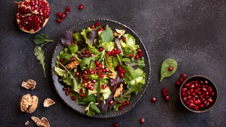 Receitas Nutritivas: Mousse, Salada e Smoothie com Romã