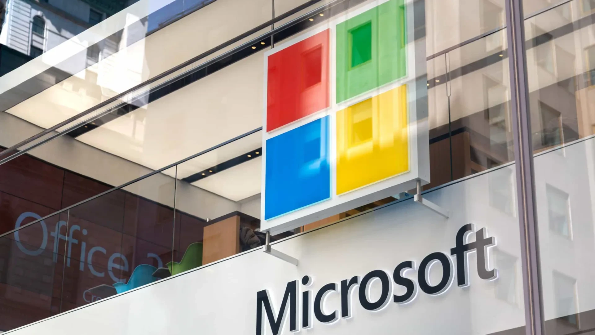 Microsoft regista crescimento de lucros de 12%, atingindo os 27,7 mil milhões