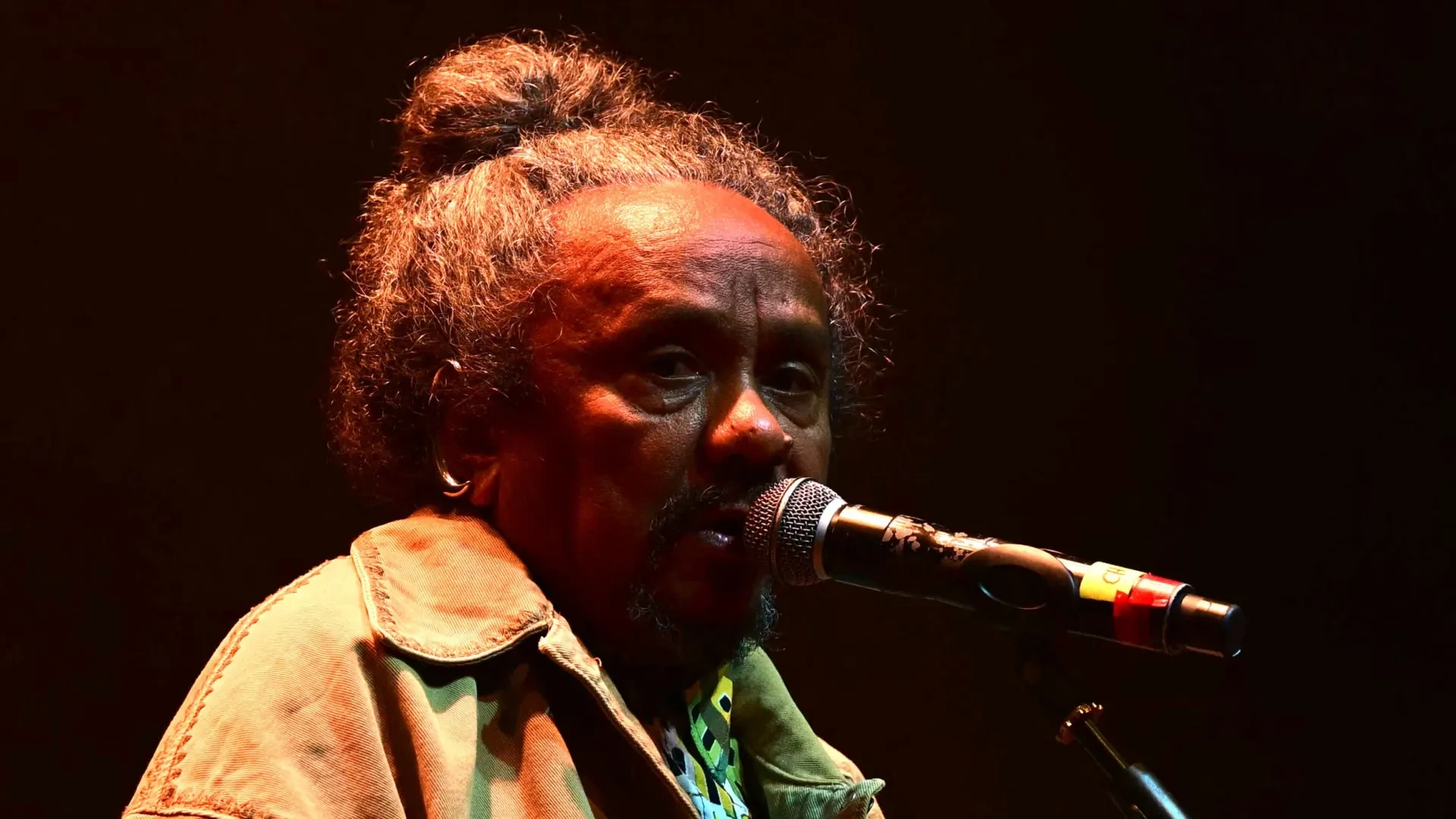 Chico César celebrou 30 anos de 'Aos Vivos' com concertos em diversas cidades de Portugal