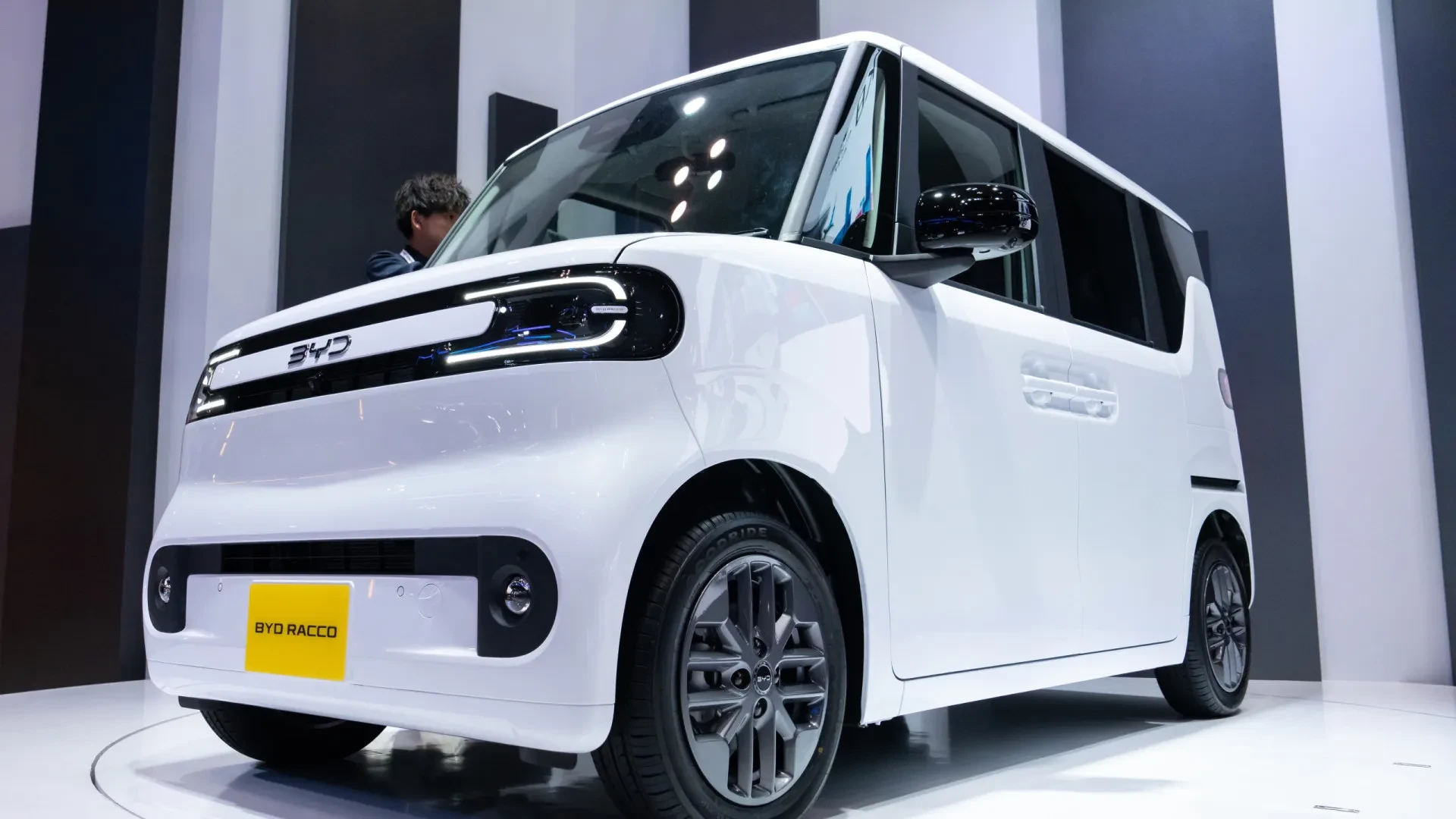 BYD desafia o mercado japonês com o novo Racco, um 'kei car' totalmente elétrico