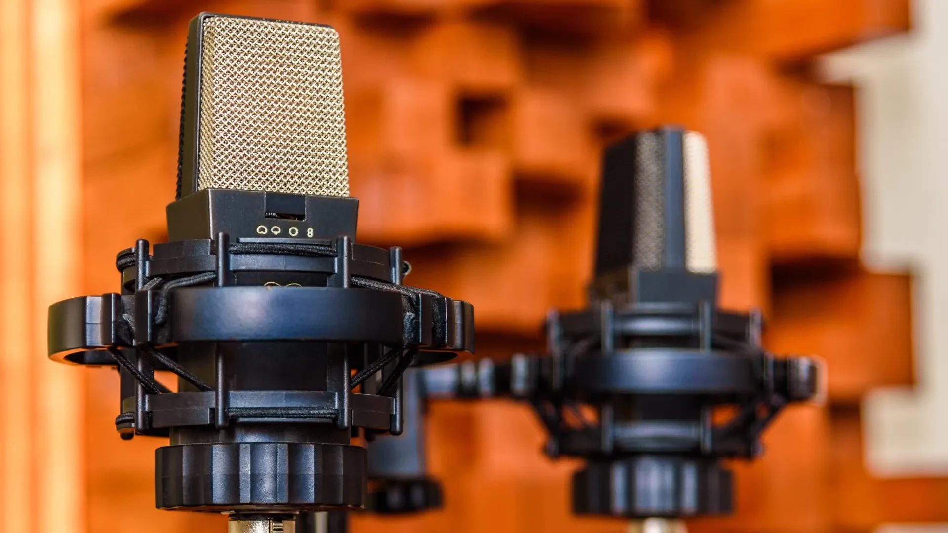 Rádio Free Ásia suspende reportagem devido a cortes de financiamento