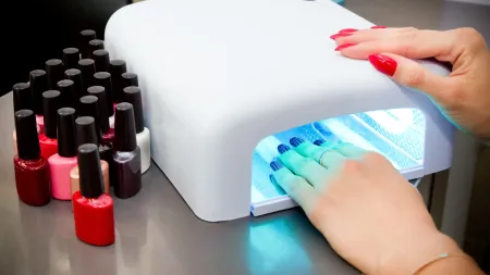 Cuidados Essenciais na Manicure: Como Proteger as Suas Unhas e a Sua Saúde