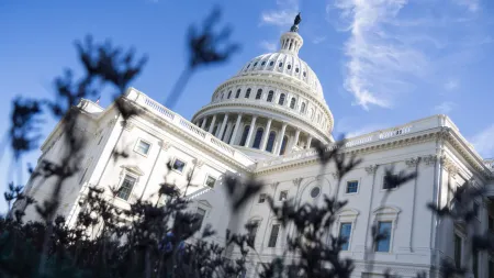 Senado dos EUA avança na revogação de tarifas de Trump a aliados estratégicos