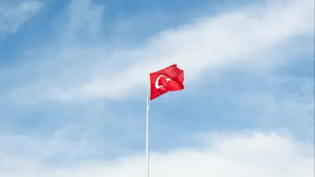 Conversações de paz entre Afeganistão e Paquistão previstas para 6 de novembro em Istambul