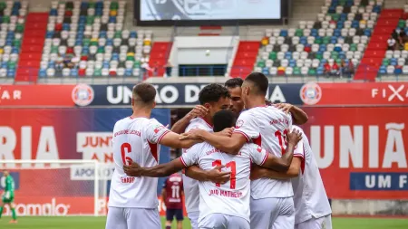 União de Leiria triunfa de forma impressionante frente ao Marítimo na II Liga