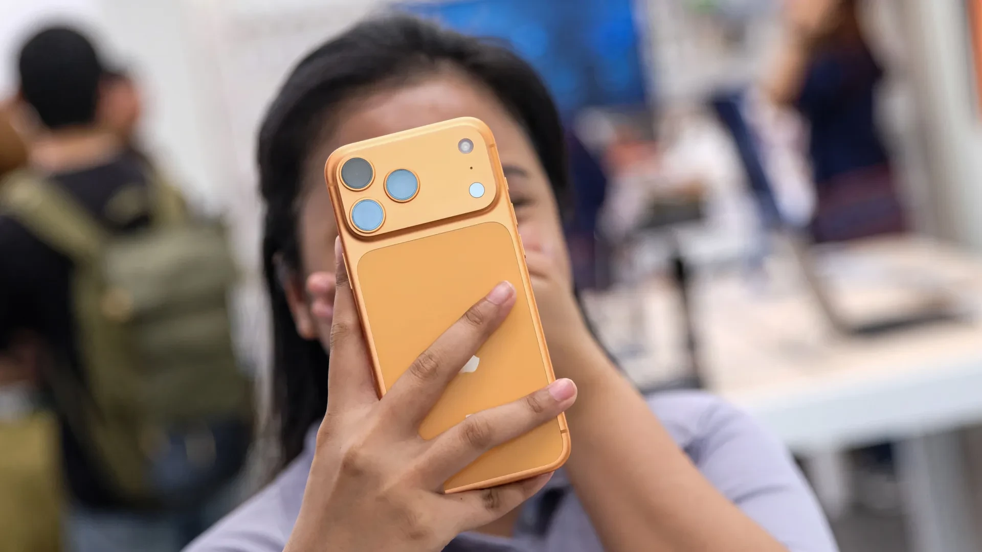 Vendas do iPhone 17 superam projeções, afirma Tim Cook