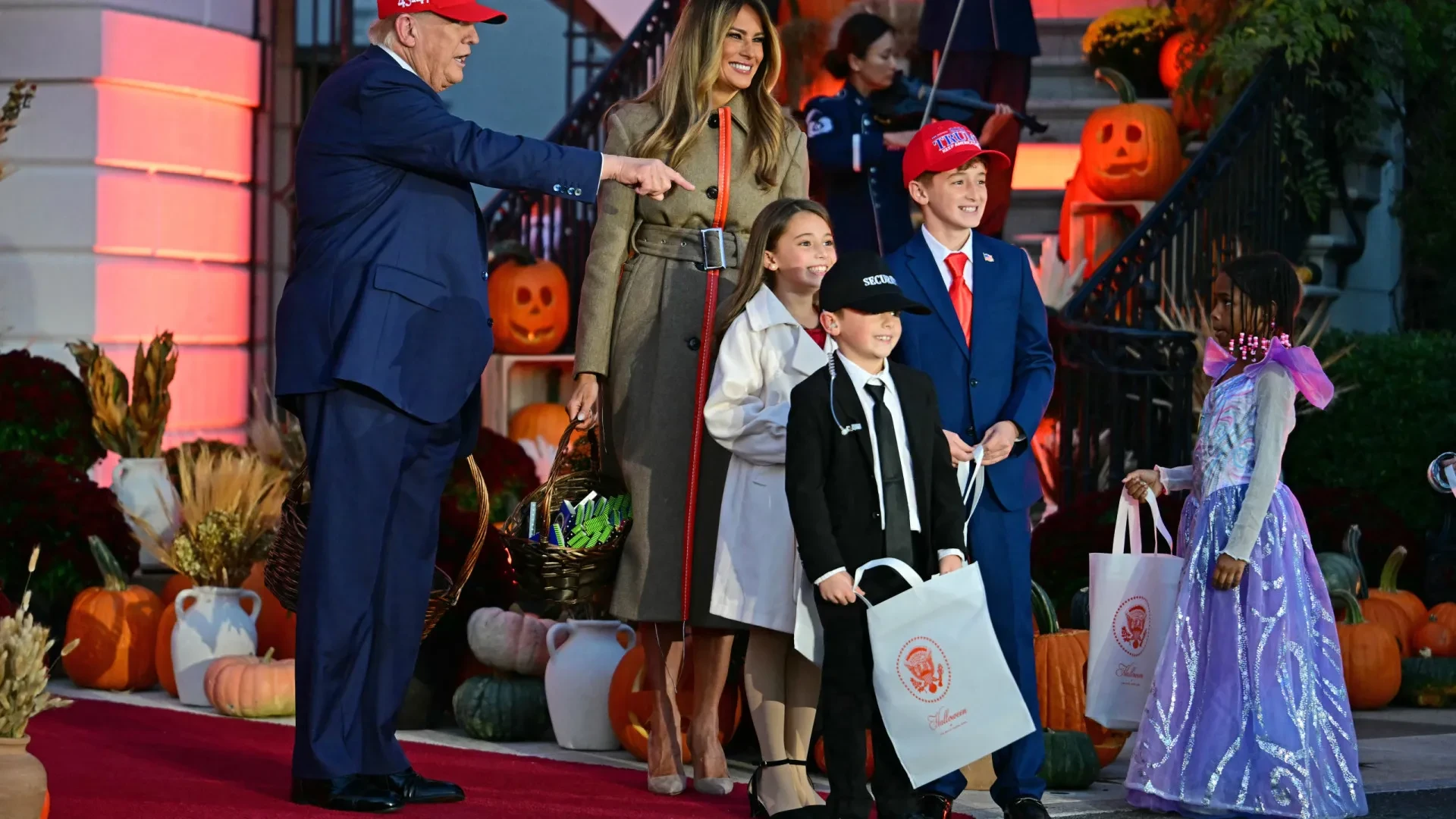 Celebrações de Halloween na Casa Branca encantam crianças e adultos