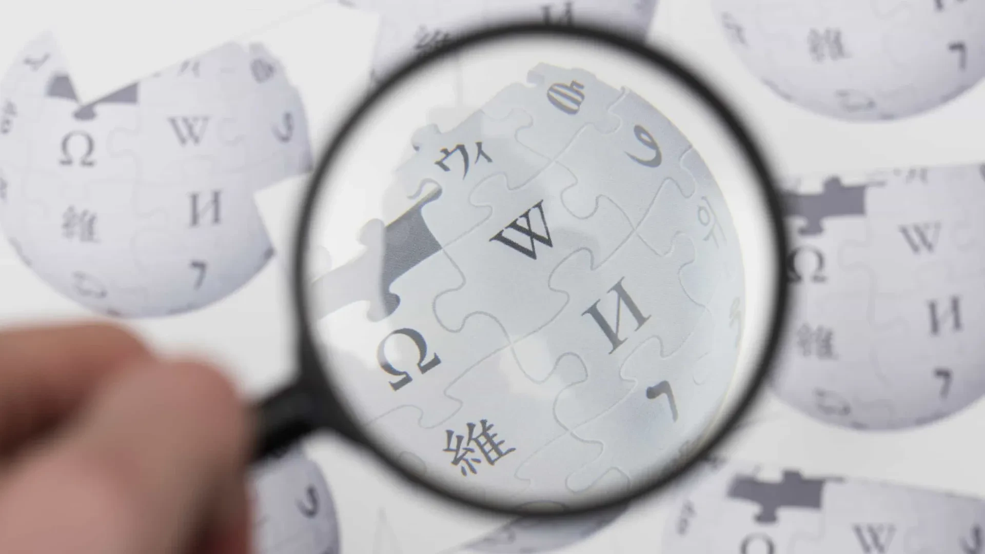 Wikipédia Assinala Queda nas Visualizações, Atribuindo Causas à Inteligência Artificial