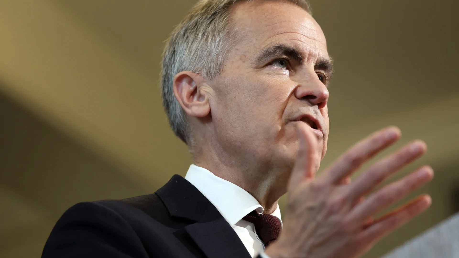 Encontro entre Xi Jinping e Mark Carney na Coreia do Sul visa retomar relações comerciais